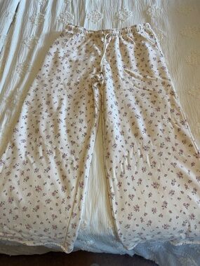 wild fable Cream fleece Lined lounge pants with Pink Floral Trim